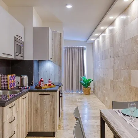 Modern Seafront Penthouse With Views Of Valletta شقة *