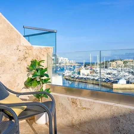 Modern Seafront Penthouse With Views Of Valletta شقة *
