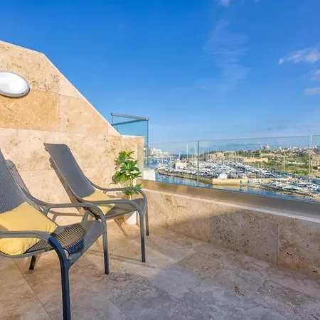 Modern Seafront Penthouse With Views Of Valletta شقة Gzira
