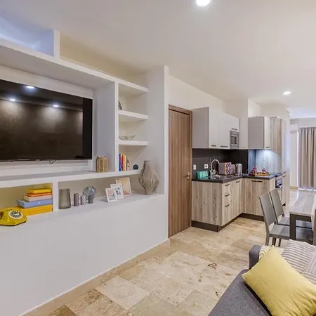 Modern Seafront Penthouse With Views Of Valletta