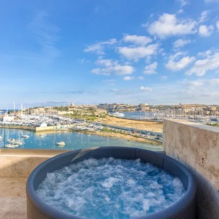شقة Modern Seafront Penthouse With Views Of Valletta