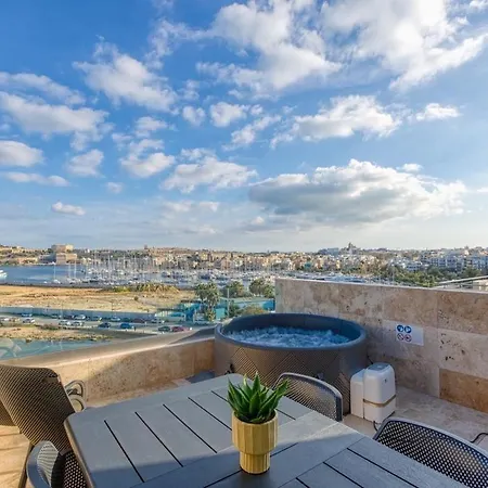 Modern Seafront Penthouse With Views Of Valletta شقة Gzira