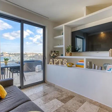 شقة Modern Seafront Penthouse With Views Of Valletta